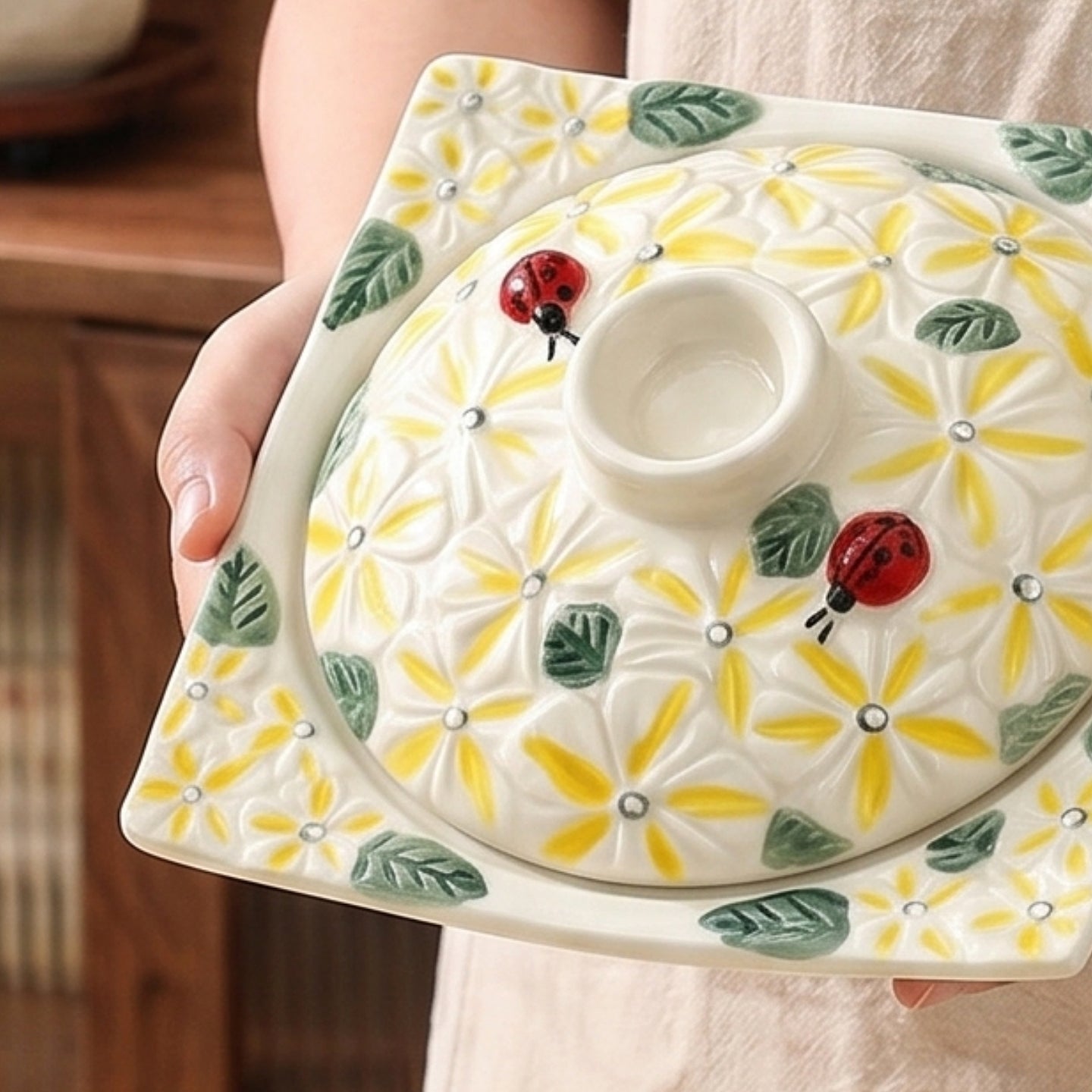 HongDian Daisy Ladybug Covered Bowl Series,Round Square Optional 6 in 280ml 10 oz,Embossed Hand Painted Craft,Premium Porcelain,Ivory Yellow,SGS Tested Underglaze Fade Resistant,Microwave Dishwasher Oven Sterilizer Safe,Meal Serving Table Decor