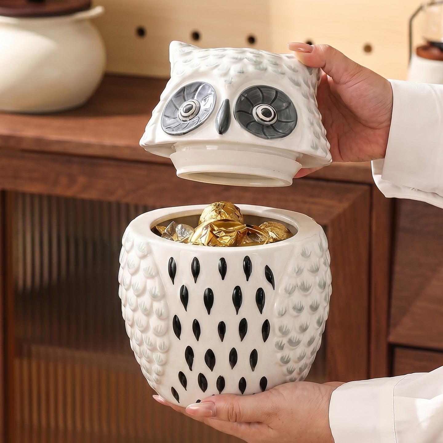 HongDian White Owl Shaped Ceramic Mug,Cute Animal Coffee Tea Cup with Handle,4.28/4.68/3.04 in,Premium Ceramic,SGS Tested Underglaze Fade Resistant,Microwave Dishwasher Sterilizer Safe,Milk Coffee Tea Breakfast Use Office Desk Decor Gift