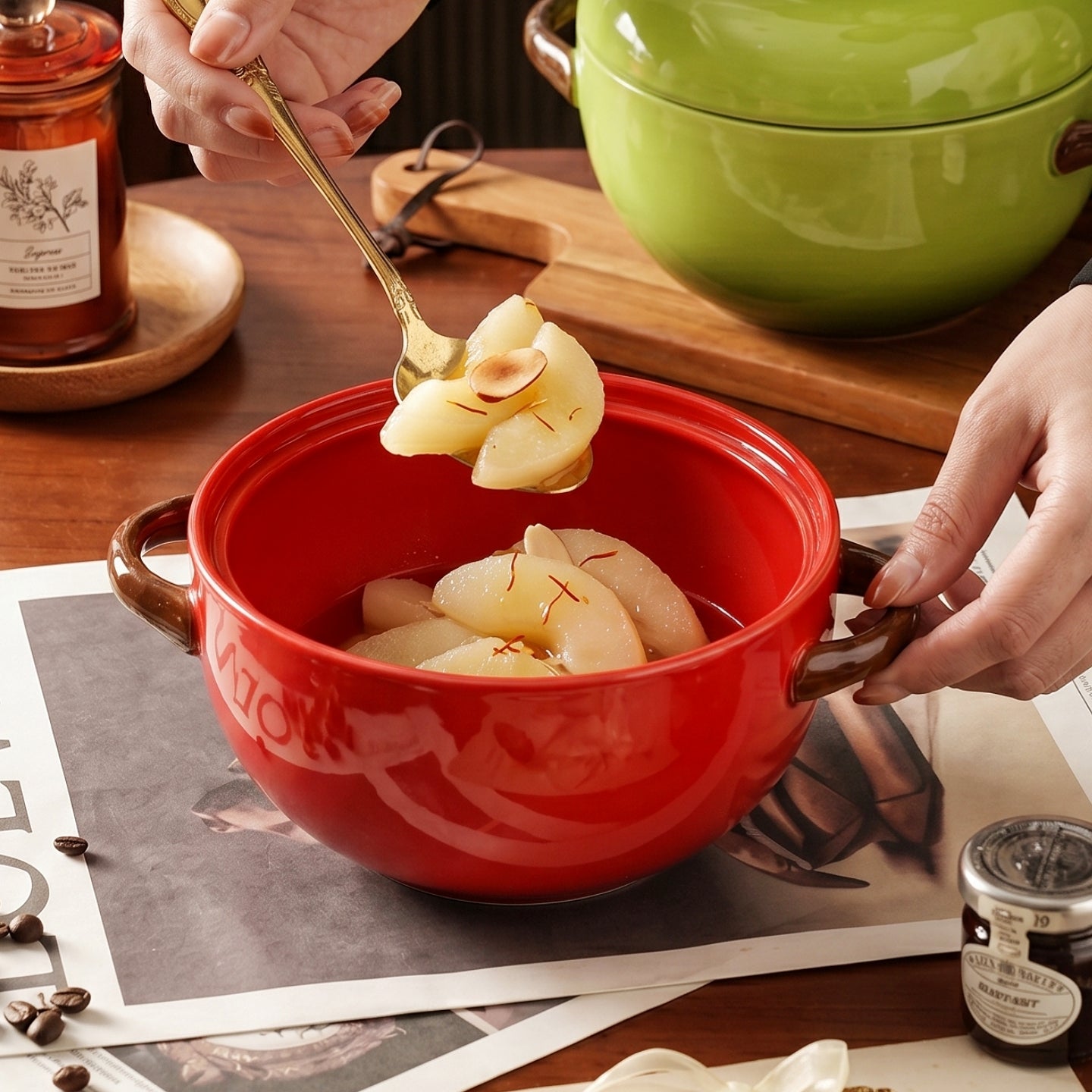 HongDian Red Green Apple Lidded Soup Bowl,Double Handle Ceramic Pot,Hand Painted Craft,Premium Porcelain,8/7.5 in,1650/800ml 56/27 oz,SGS Tested Underglaze Fade Resistant,Microwave Dishwasher Oven Sterilizer Safe,Soup Stew Baby Food Family