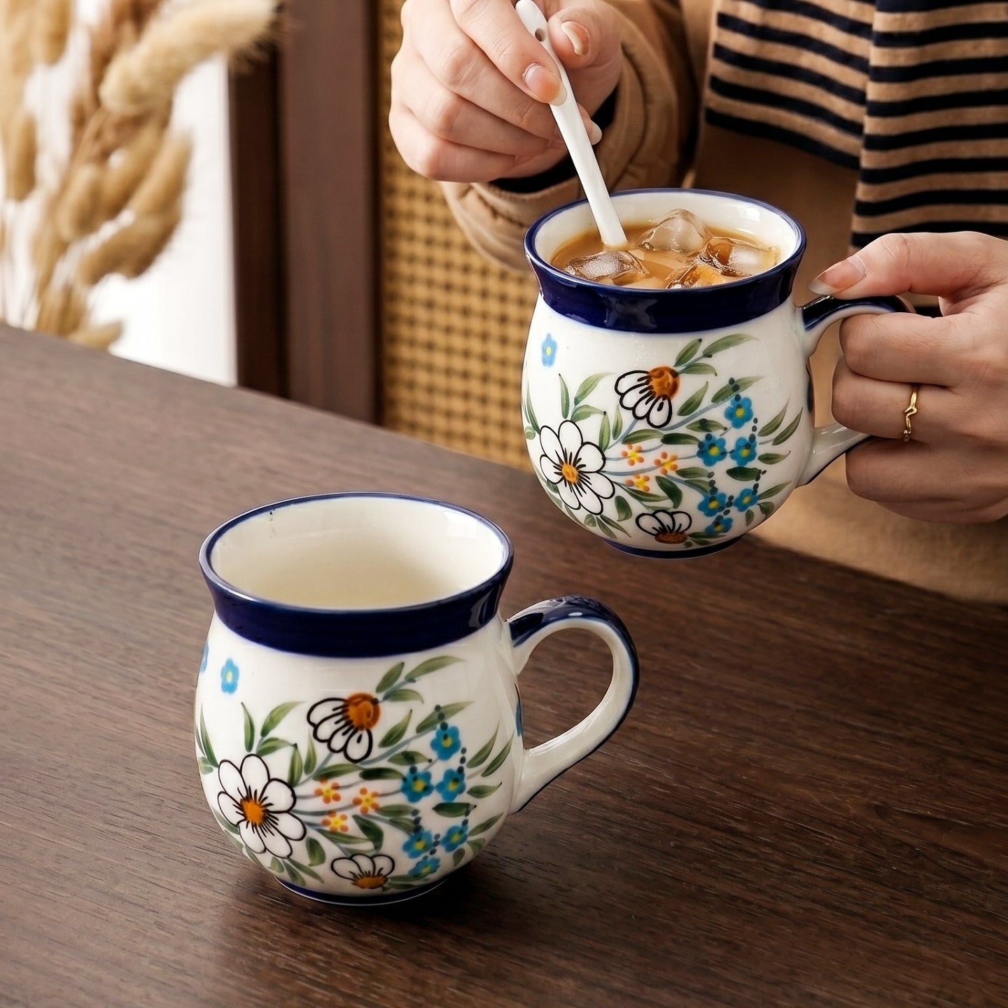 HongDian White Daisy Pattern Dinnerware,Cup Bowl Plate,with Double Handles,Hand Painted Craft,Premium Porcelain,400/280/1000ml 14/10/34 oz,White Green Blue,SGS Tested Underglaze Fade Resistant,Microwave Dishwasher Oven Sterilizer Safe,Home Gift
