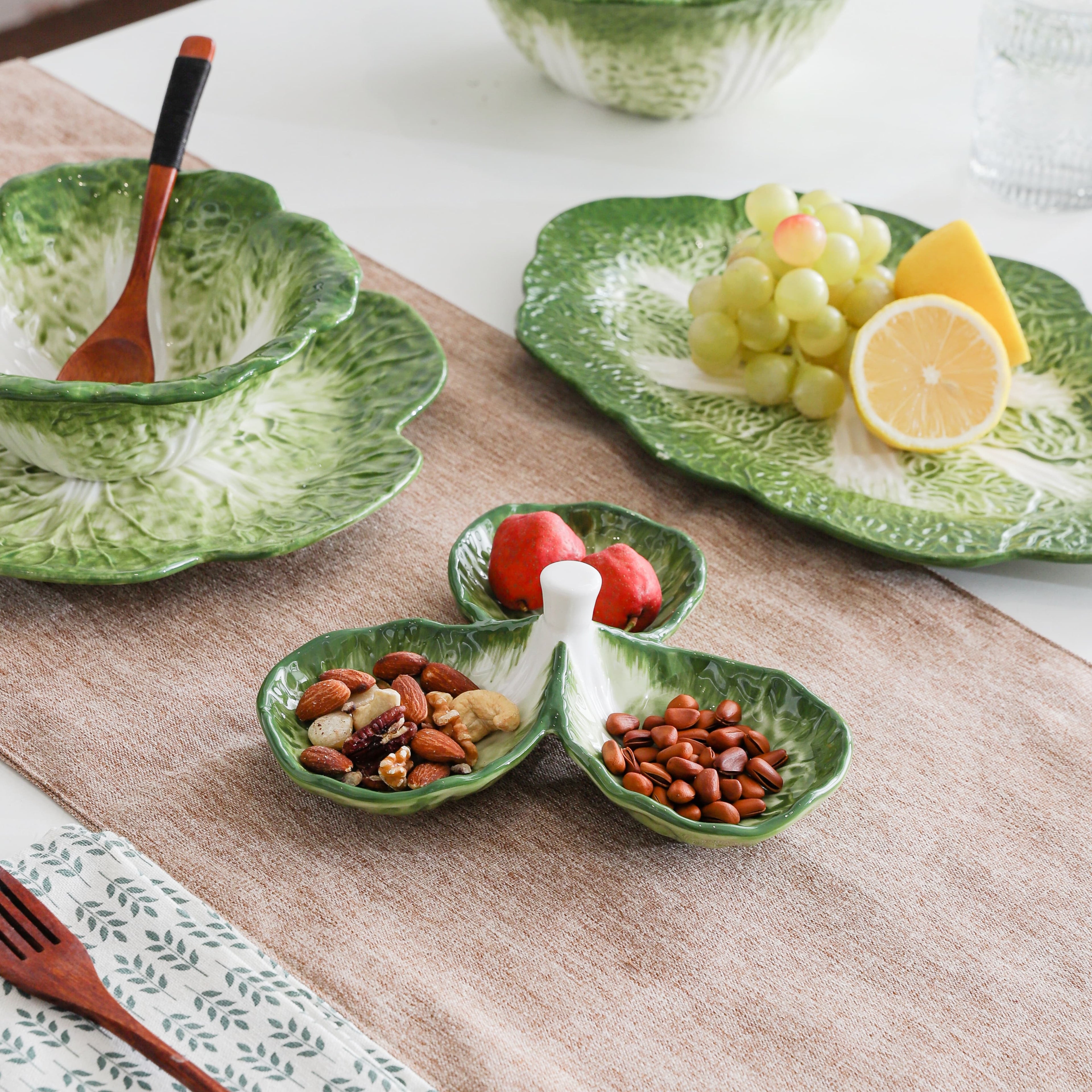 HongDian Green Cabbage Ceramic Bowls Plates, Creative Hand Painted Dinnerware, 2 Pack Plates, 5/7.5/10 in 200/580/1500 ml, Premium Ceramic, Mom Baby Friendly, Home Party Gift, Underglaze, Microwave Oven Dishwasher Sterilizer Safe, Salad Soup Fruit Dessert
