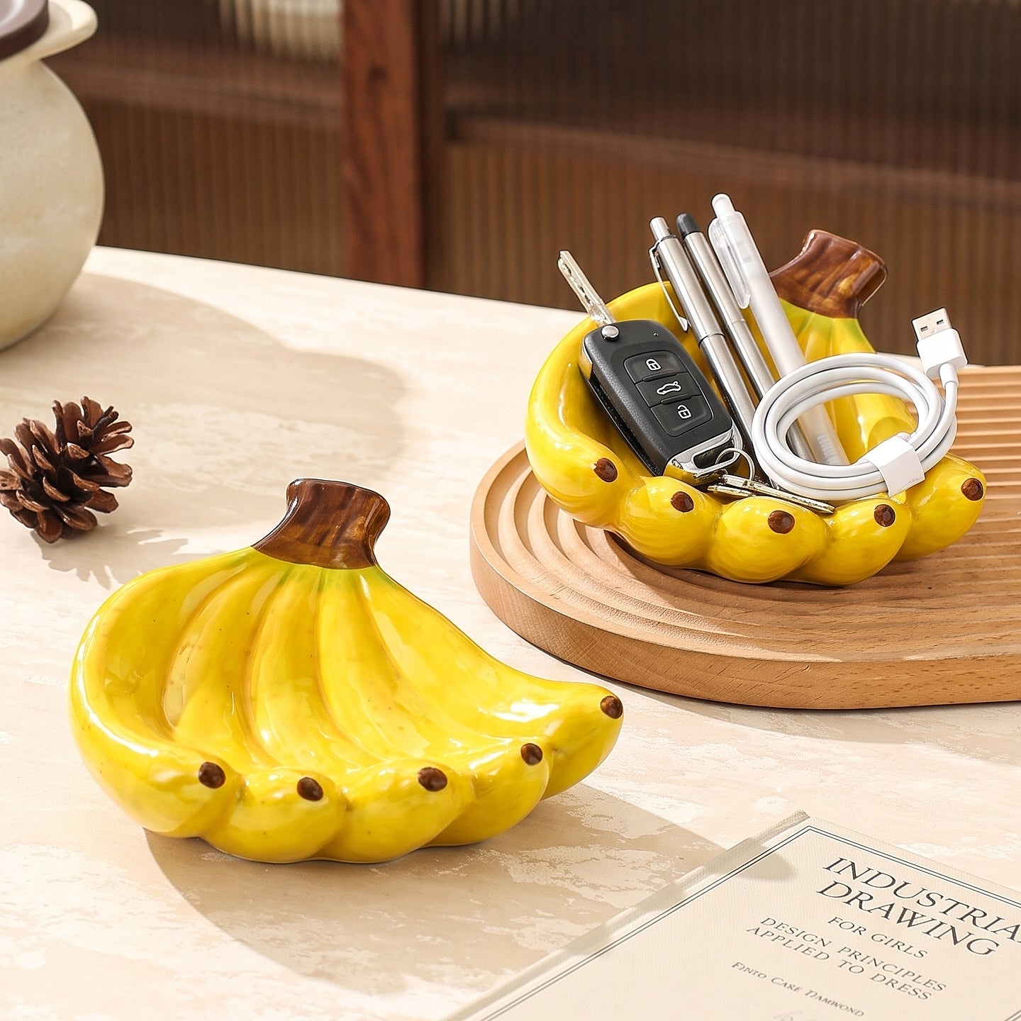 HongDian Banana Bunch Shaped Large Ceramic Serving Bowl,1300ml 44 oz Fruit Snack Centerpiece Dish,Optional Yellow Green,Premium Ceramic,Novelty Kitchen Table Decor,Salad Dessert Pasta Serving,Housewarming Gift,Dishwasher Microwave Safe