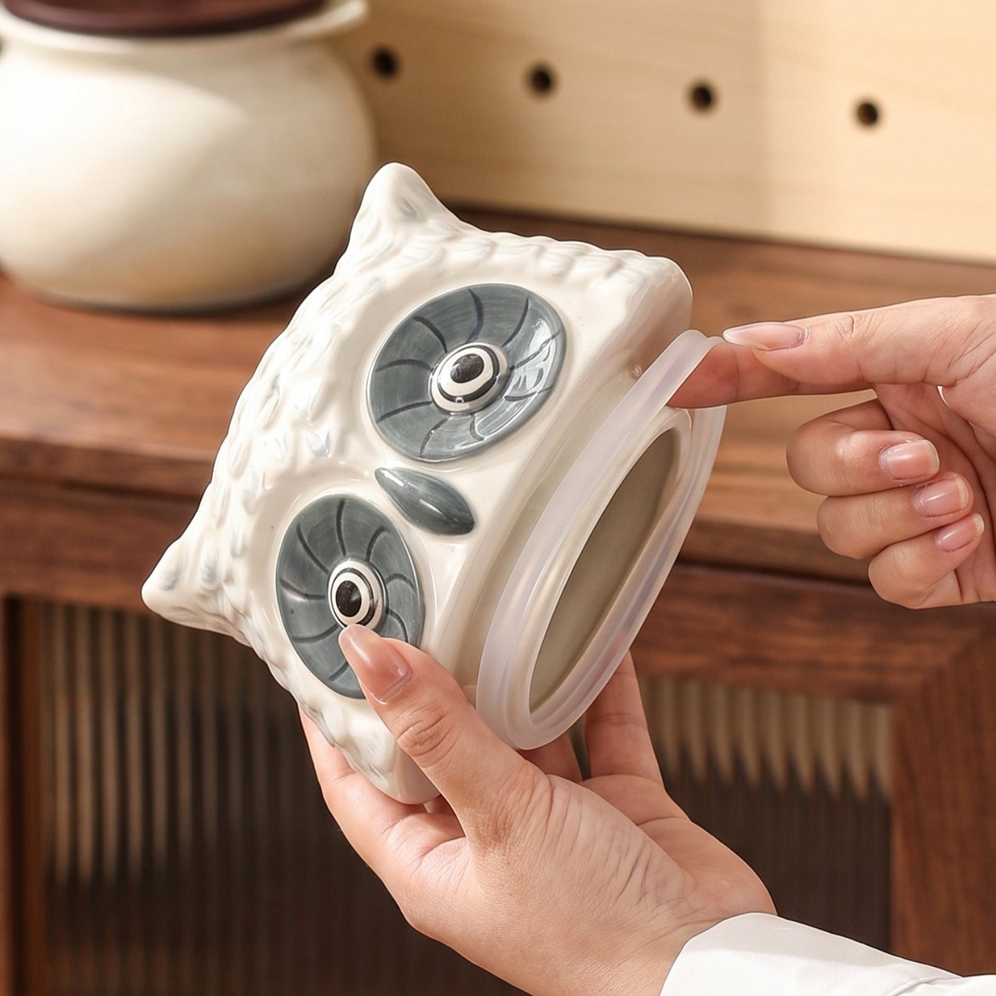 HongDian White Owl Shaped Ceramic Mug,Cute Animal Coffee Tea Cup with Handle,4.28/4.68/3.04 in,Premium Ceramic,SGS Tested Underglaze Fade Resistant,Microwave Dishwasher Sterilizer Safe,Milk Coffee Tea Breakfast Use Office Desk Decor Gift