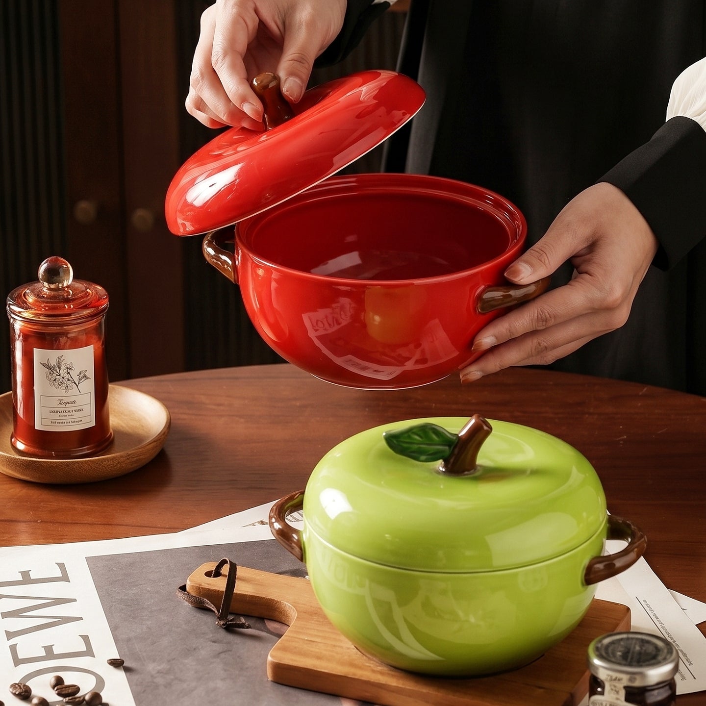 HongDian Red Green Apple Lidded Soup Bowl,Double Handle Ceramic Pot,Hand Painted Craft,Premium Porcelain,8/7.5 in,1650/800ml 56/27 oz,SGS Tested Underglaze Fade Resistant,Microwave Dishwasher Oven Sterilizer Safe,Soup Stew Baby Food Family