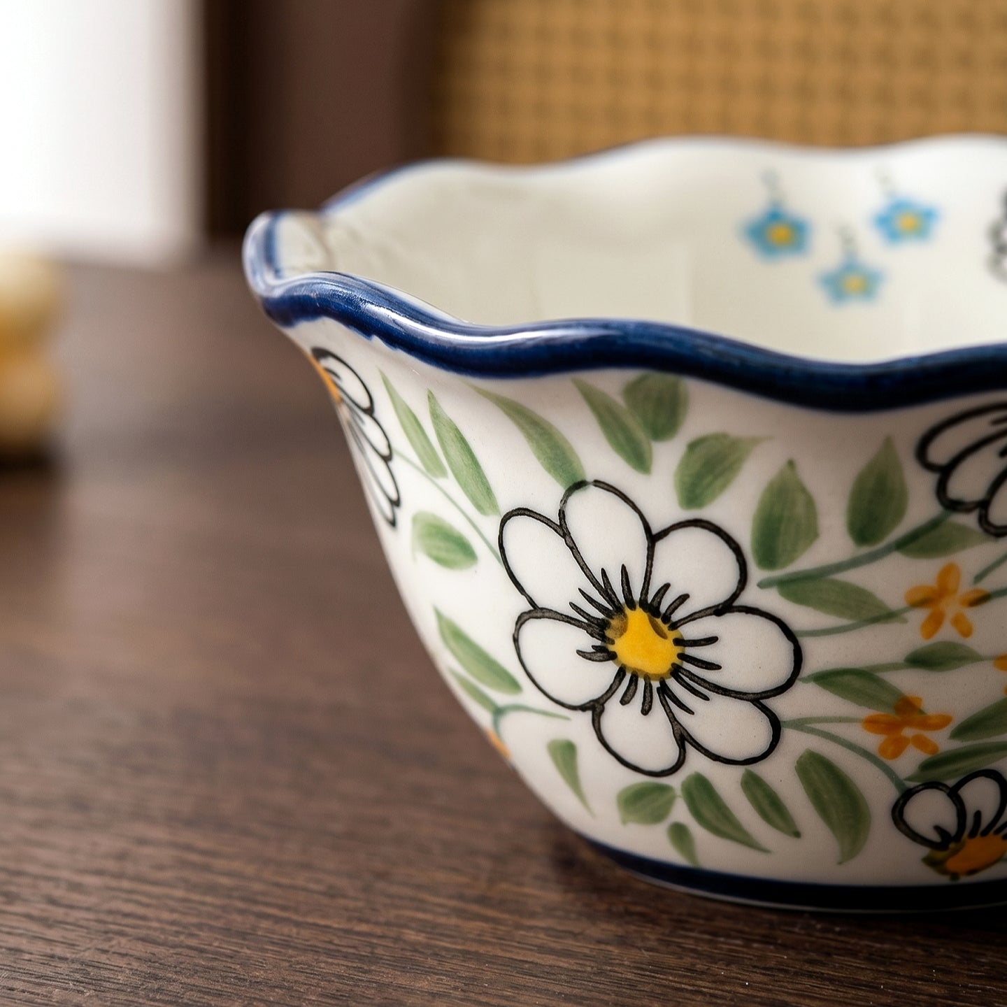 HongDian White Daisy Pattern Dinnerware,Cup Bowl Plate,with Double Handles,Hand Painted Craft,Premium Porcelain,400/280/1000ml 14/10/34 oz,White Green Blue,SGS Tested Underglaze Fade Resistant,Microwave Dishwasher Oven Sterilizer Safe,Home Gift