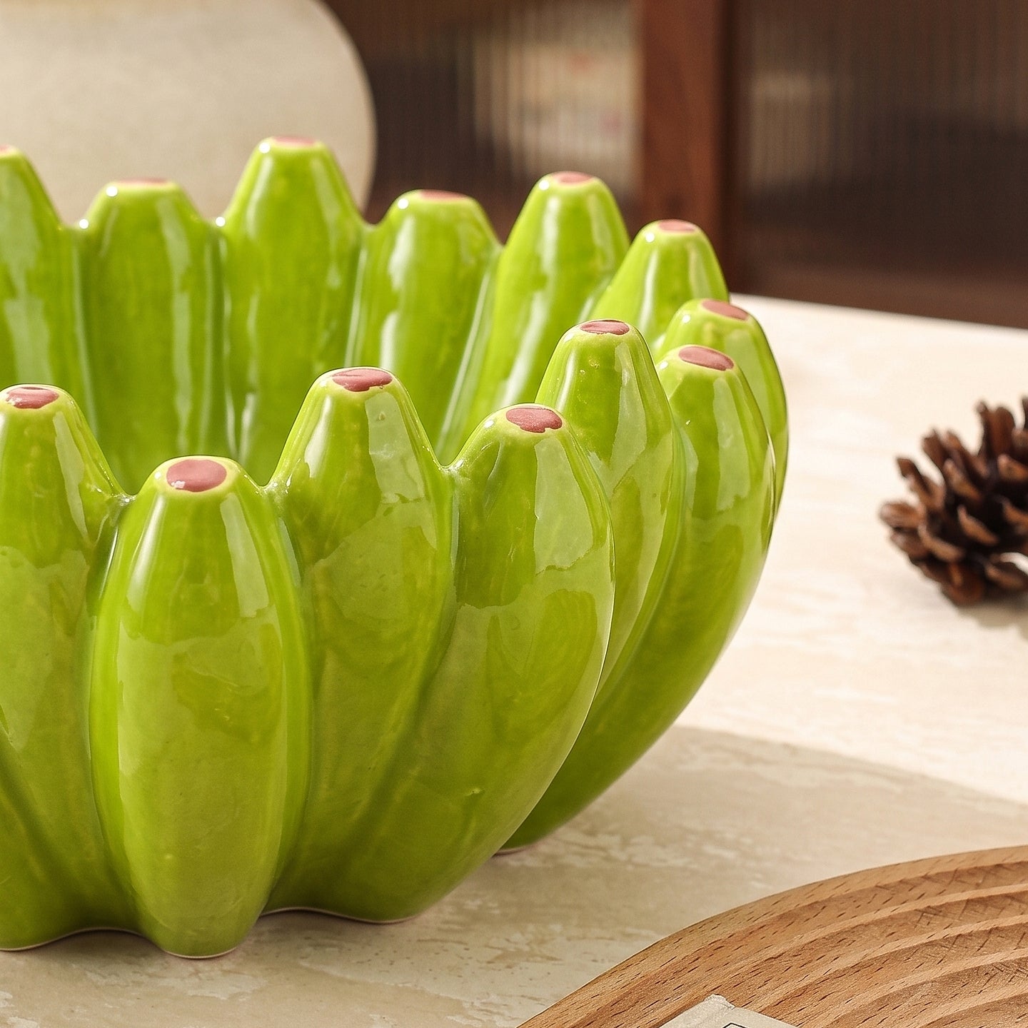 HongDian Banana Bunch Shaped Large Ceramic Serving Bowl,1300ml 44 oz Fruit Snack Centerpiece Dish,Optional Yellow Green,Premium Ceramic,Novelty Kitchen Table Decor,Salad Dessert Pasta Serving,Housewarming Gift,Dishwasher Microwave Safe