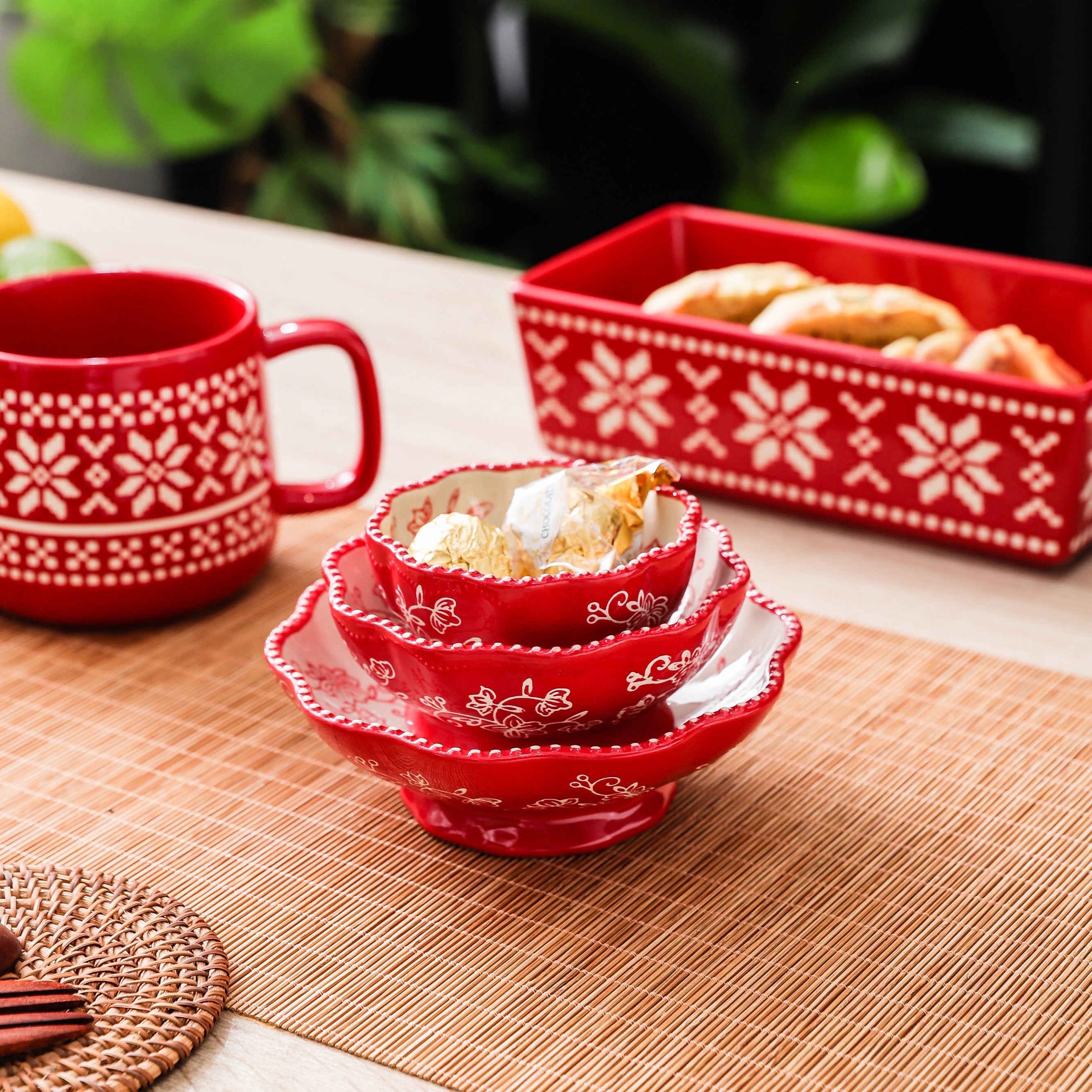 HongDian Red Snowflake Pattern Tableware Series,Optional Ceramic Mug Bowl Plate,Cup 600ml 20 oz,Micro Embossed Craft,Premium Ceramic,SGS Tested Underglaze Fade Resistant,Microwave Dishwasher Oven Sterilizer Safe,Dessert Serving Holiday Table Decor