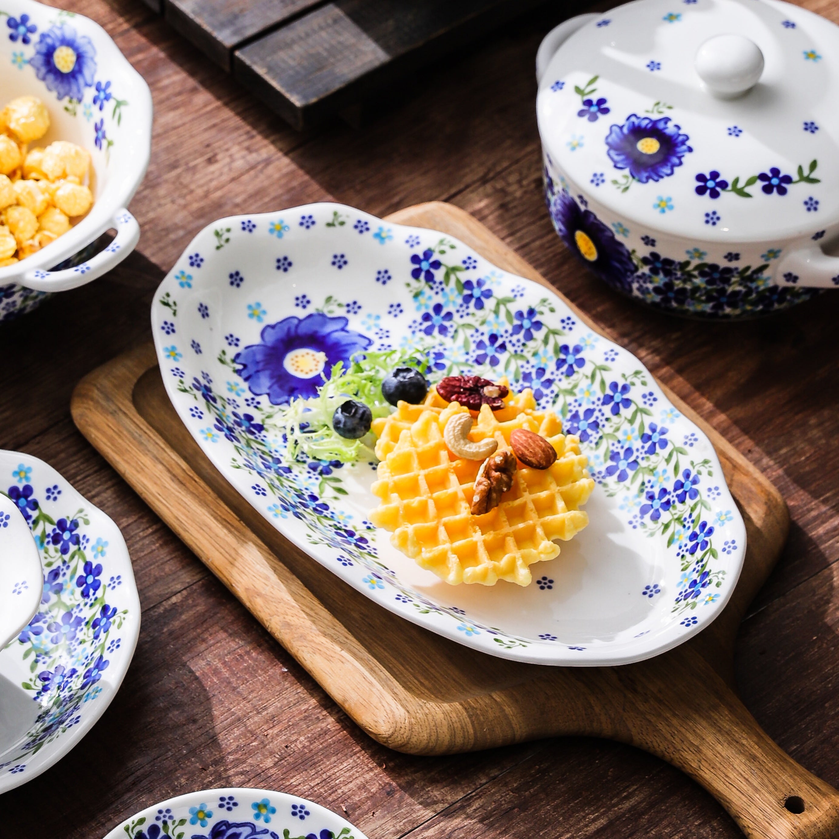 HongDian Blue Floral Tableware Series,Optional Cup Bowl Plate Lidded Casserole,Hand Painted Craft,Premium Porcelain,White Blue Green,SGS Tested Underglaze Fade Resistant,Microwave Dishwasher Oven Sterilizer Safe,Home Gift Party Family All Ages