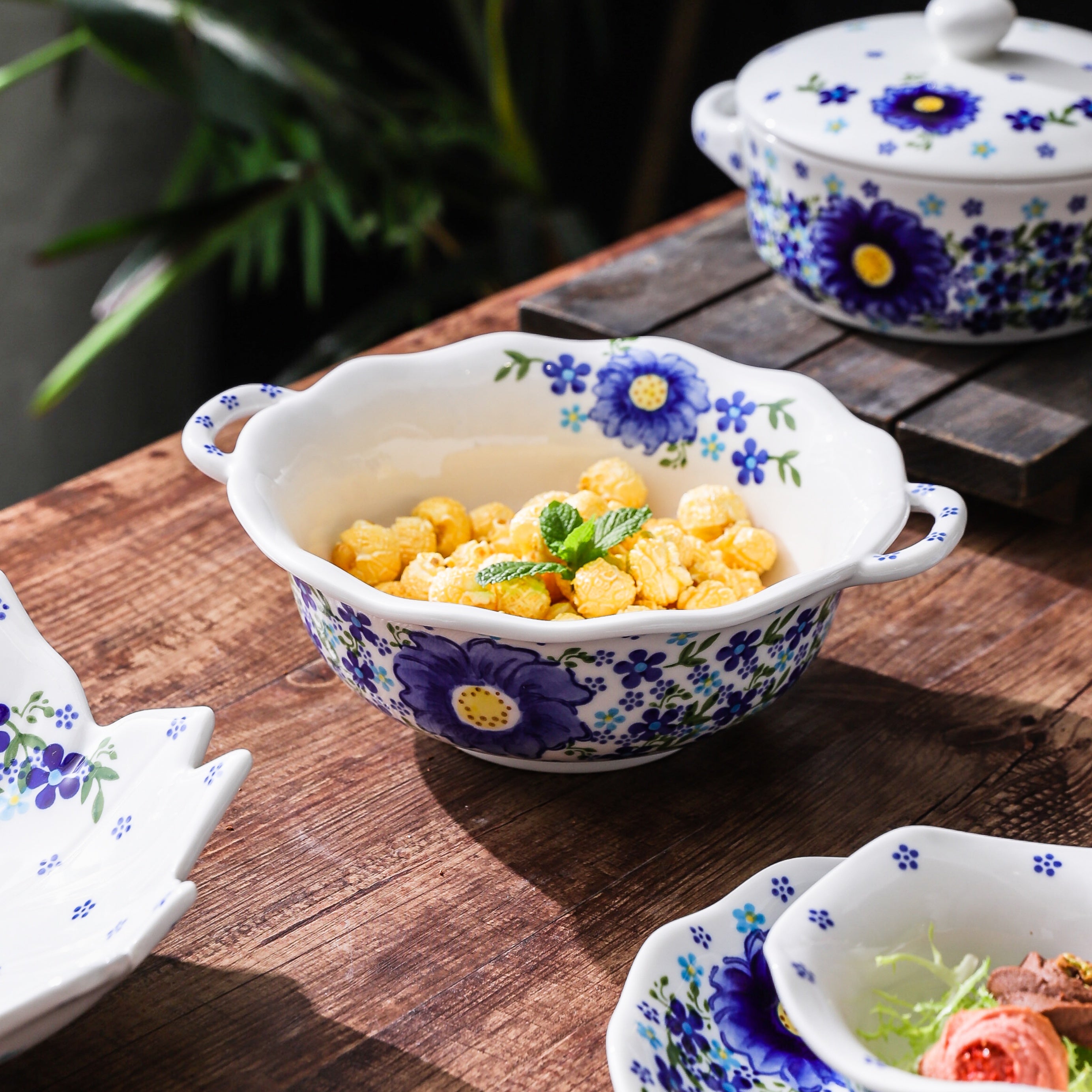 HongDian Blue Floral Tableware Series,Optional Cup Bowl Plate Lidded Casserole,Hand Painted Craft,Premium Porcelain,White Blue Green,SGS Tested Underglaze Fade Resistant,Microwave Dishwasher Oven Sterilizer Safe,Home Gift Party Family All Ages