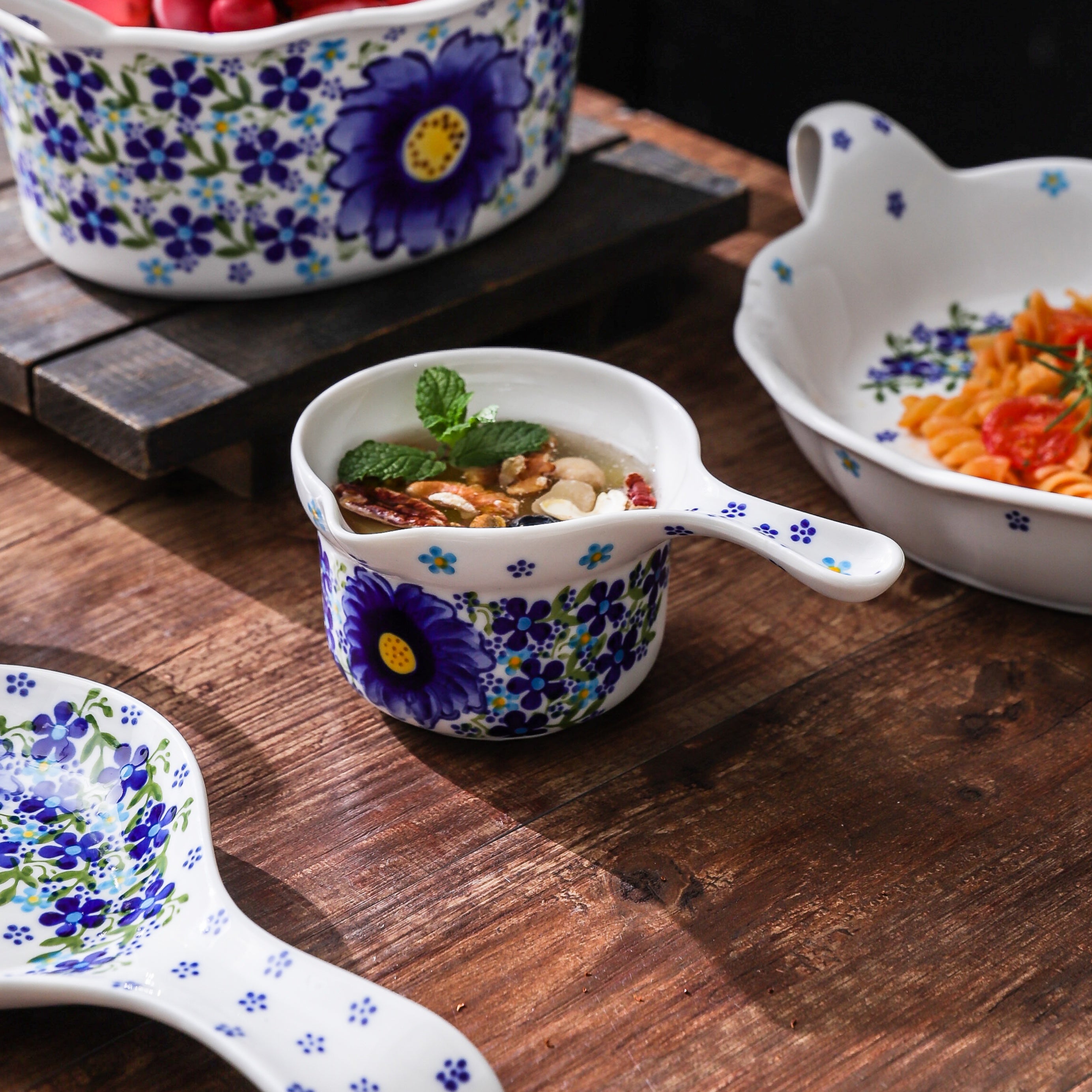 HongDian Blue Floral Tableware Series,Optional Cup Bowl Plate Lidded Casserole,Hand Painted Craft,Premium Porcelain,White Blue Green,SGS Tested Underglaze Fade Resistant,Microwave Dishwasher Oven Sterilizer Safe,Home Gift Party Family All Ages