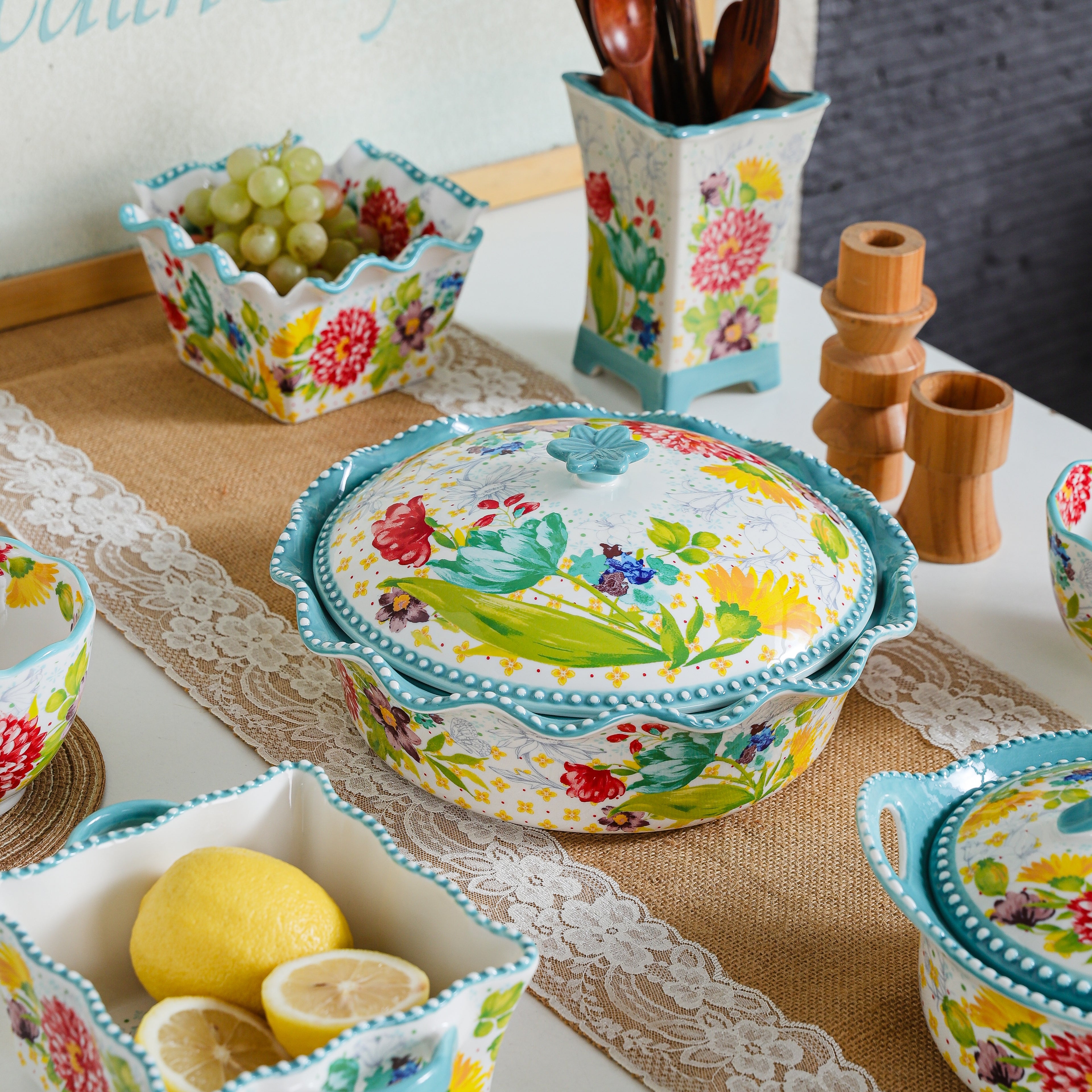 HongDian Blue Floral American Style Tableware Series,Optional Ceramic Bowl Casserole Baking Dish,Scalloped Rim,Premium Ceramic,Blue,Underglaze Non Fading,Microwave Oven Dishwasher Safe,Fruit Dessert Pasta Meal Serving Kitchen Table Decor Gift