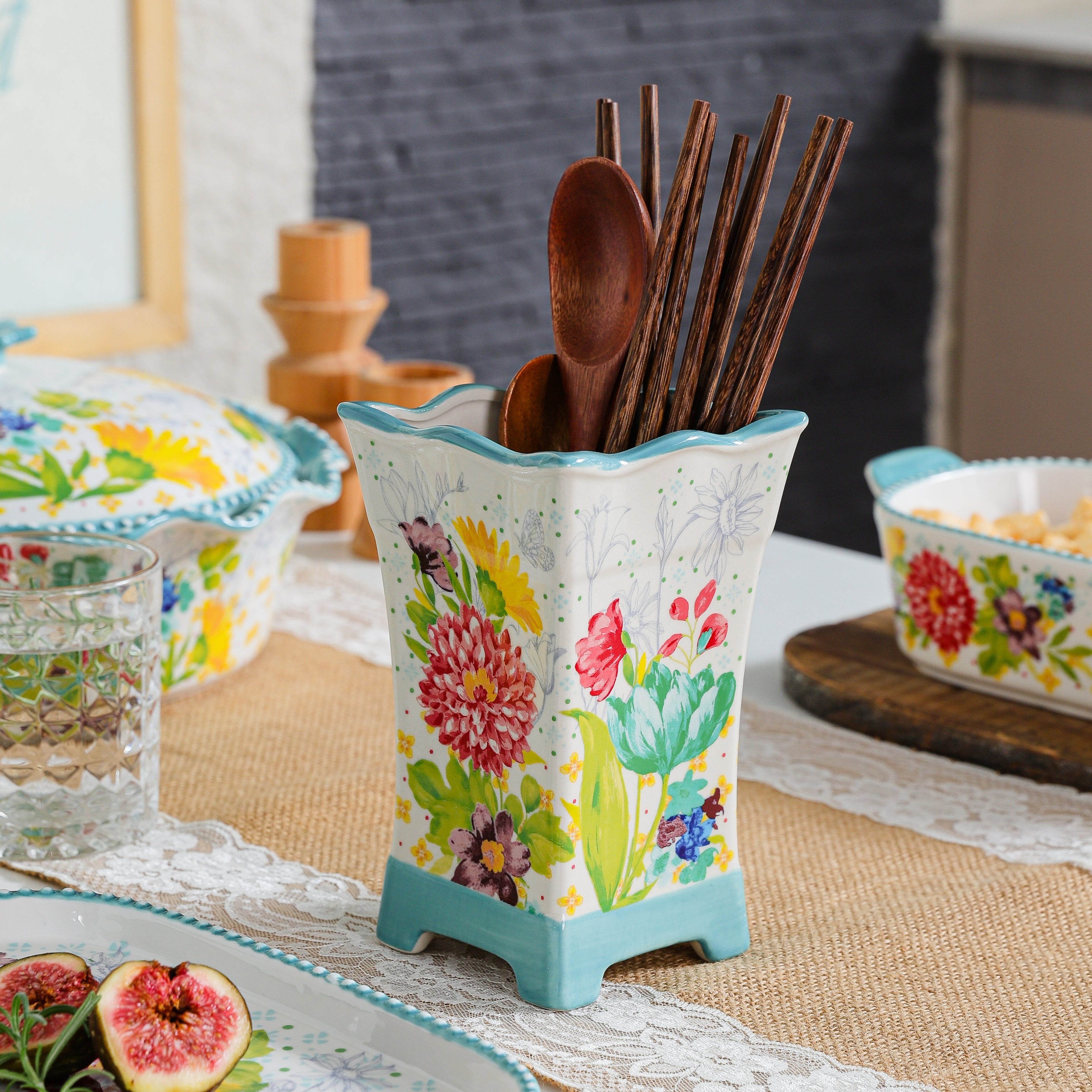 HongDian Blue Floral American Style Tableware Series,Optional Ceramic Bowl Casserole Baking Dish,Scalloped Rim,Premium Ceramic,Blue,Underglaze Non Fading,Microwave Oven Dishwasher Safe,Fruit Dessert Pasta Meal Serving Kitchen Table Decor Gift